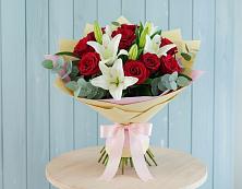 Букет цветов из:  Лилии и Розы в Ис