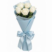 Букет 5 Белых роз Проуд в Ис