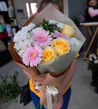 Букет цветов из:  Герберы, Розы и Хризантемы в Ис