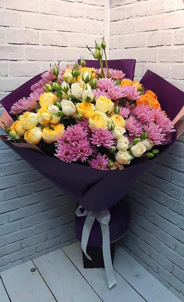 Букет цветов из: Хризантемы и Розы в Ис