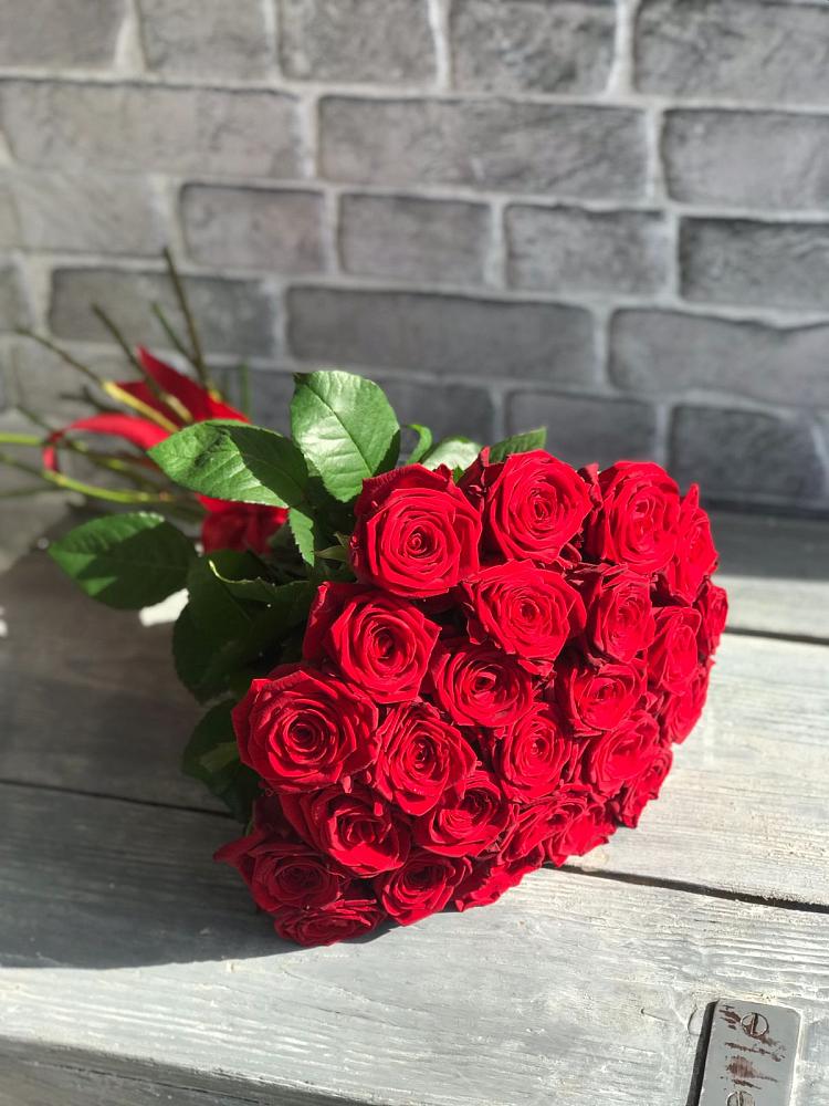 Букет Красные розы Фридом в Ис