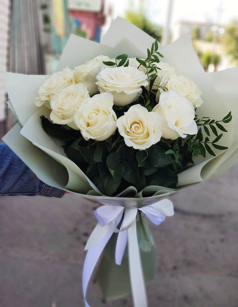 Букет Белые розы Проуд в Ис