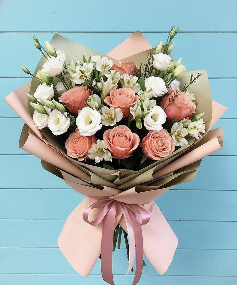 Букет цветов из: Розы, Альстромерии и Лизиантусы в Ис