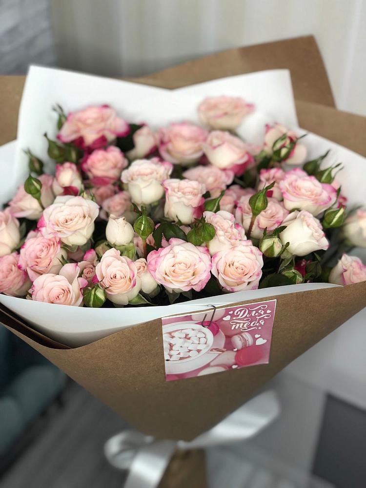 Букет цветов из: Розы в Ис