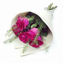 Букет цветов из:  Розы в Ис