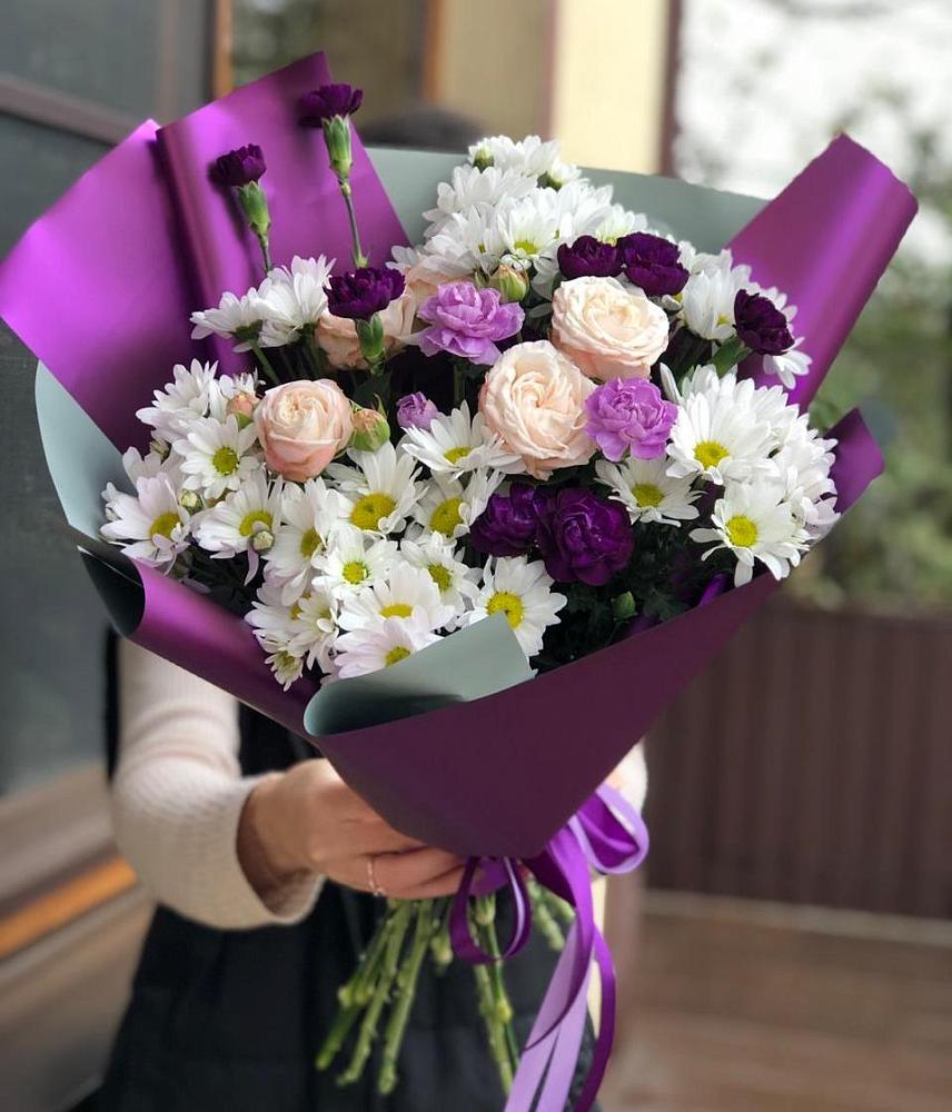 Букет цветов из: Хризантемы, Гвоздики и Розы в Ис