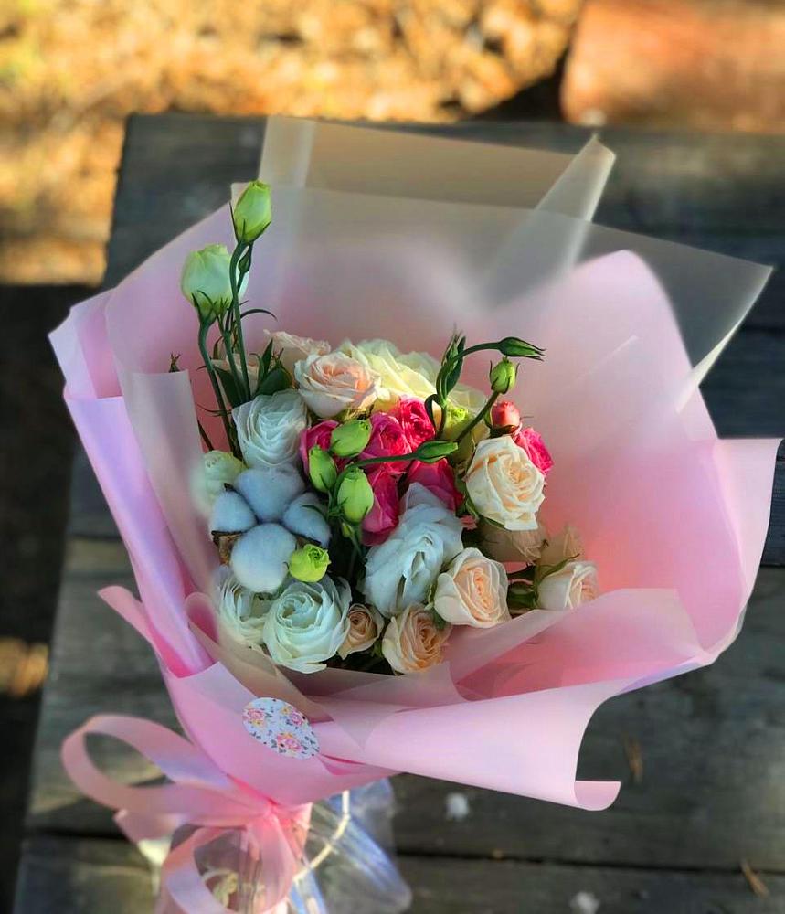 Букет цветов из: Розы и Лизиантусы в Ис