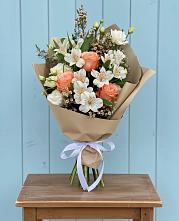 Букет цветов из:  Альстромерии, Лизиантусы, Розы и Хризантемы в Ис