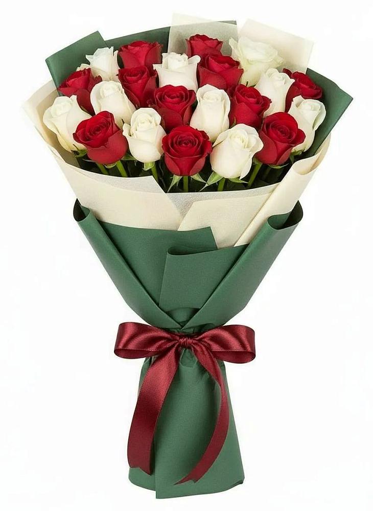 Букет Микс из красных и белых роз в Ис