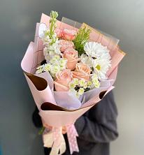 Букет цветов из:  Хризантемы и Розы в Ис