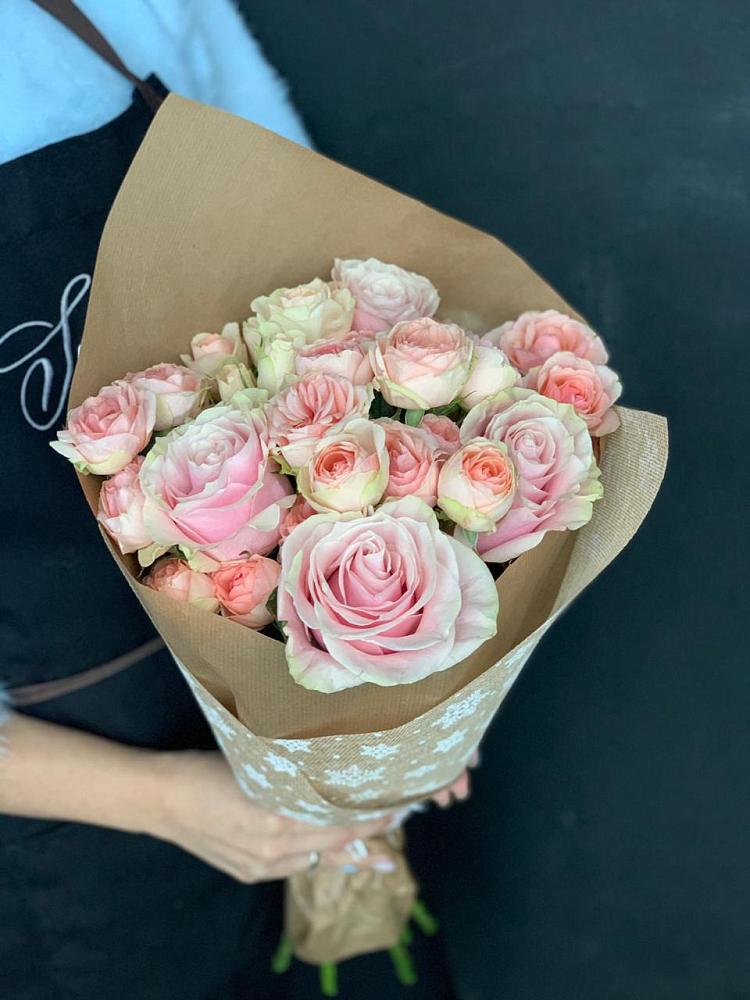 Букет цветов из: Хризантемы и Розы в Ис