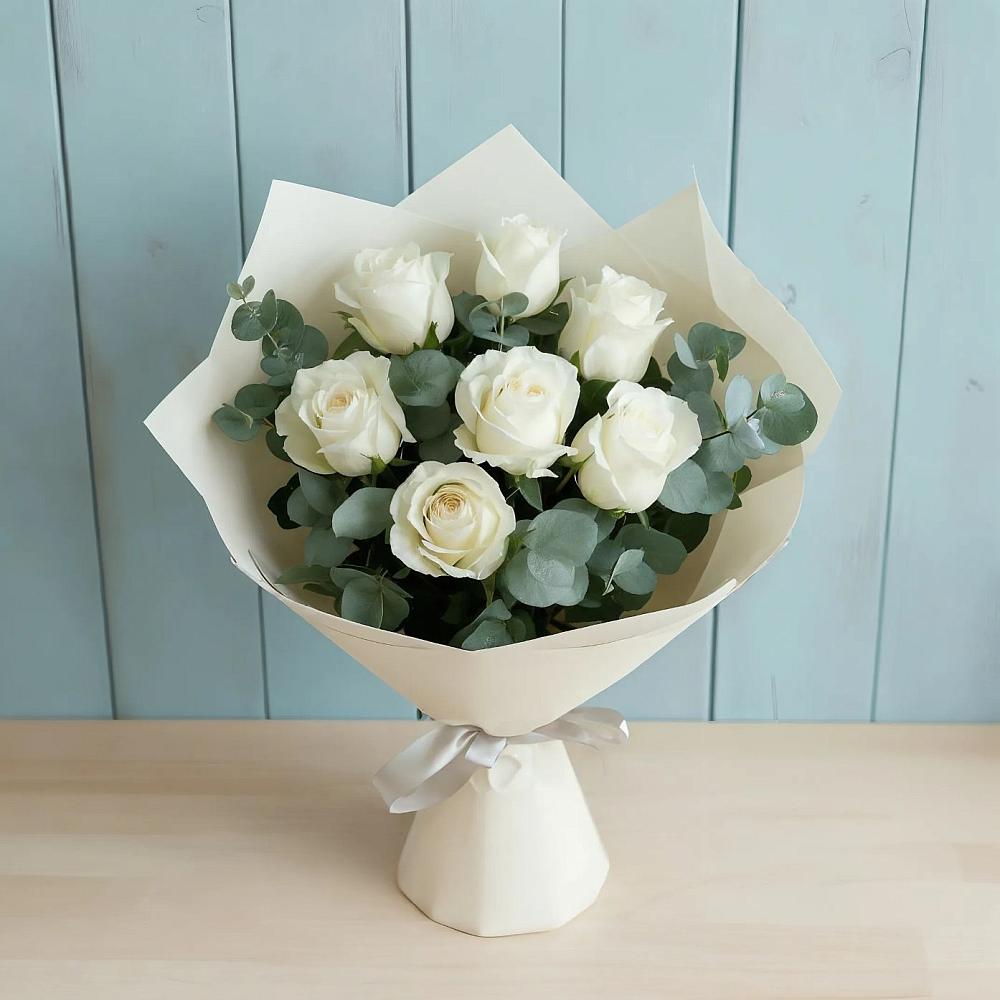 Букет Белые розы в Эвкалипте в Ис
