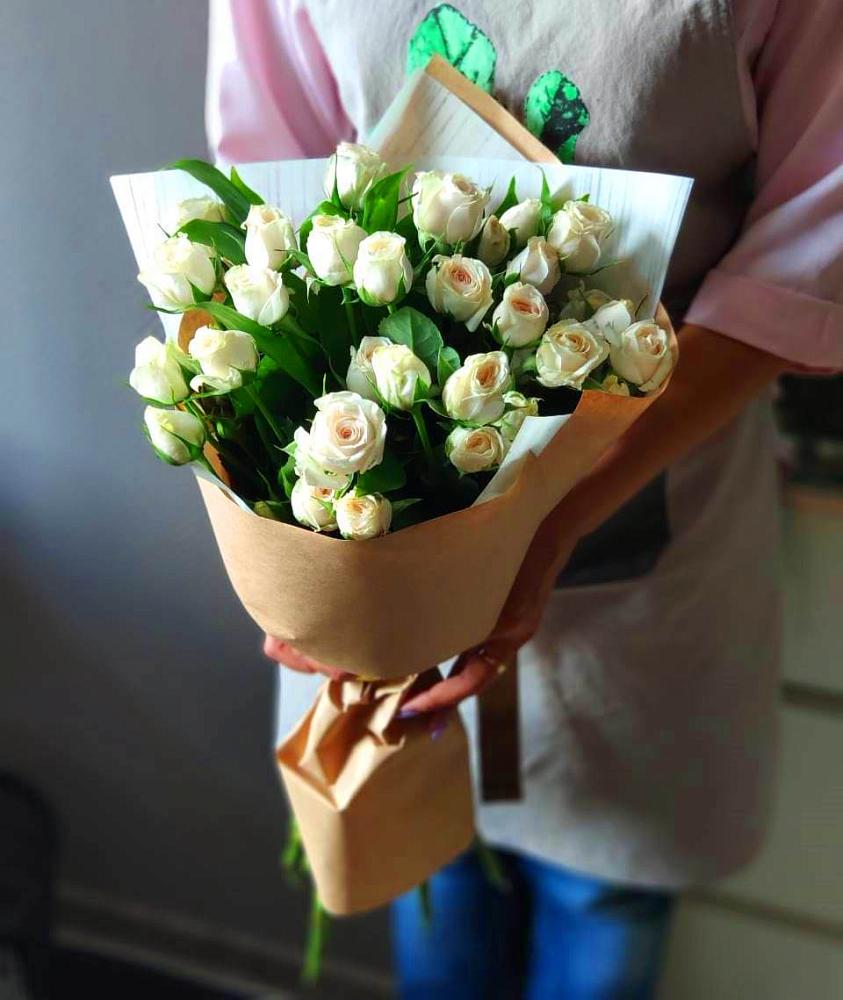 Букет цветов из: Розы в Ис