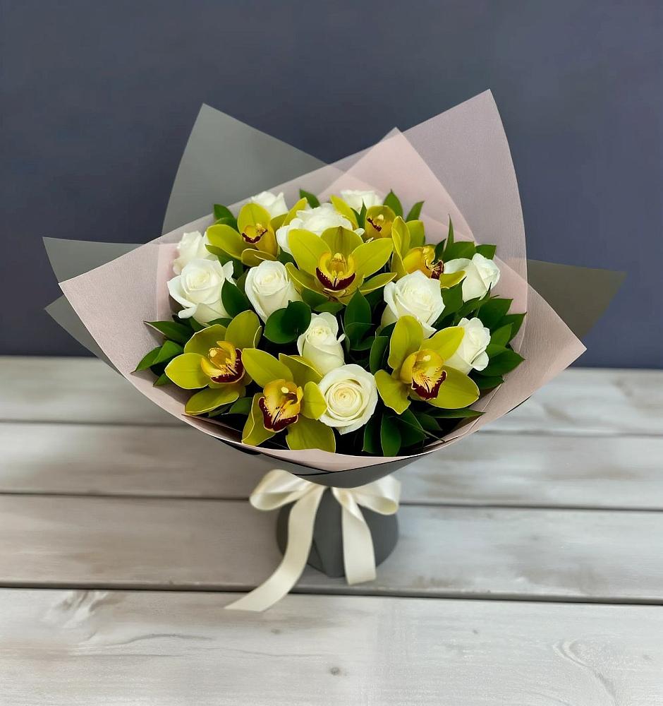 Букет цветов из: Орхидеи и Розы в Ис