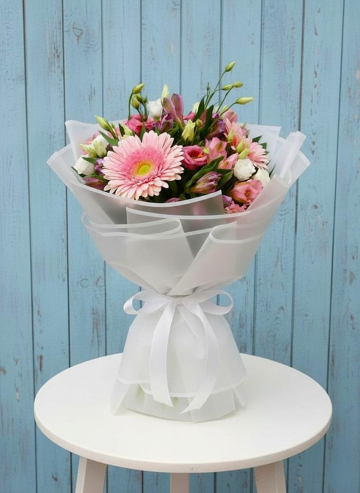 Букет цветов из: Герберы, Альстромерии и Лизиантусы в Ис