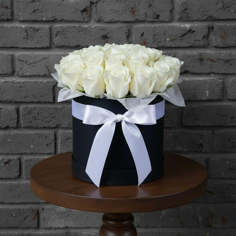 Цветочная композиция из Розы в шляпной коробке в Ис