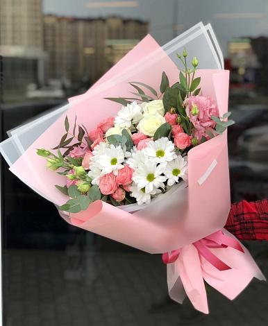 Букет цветов из: Розы, Лизиантусы и Хризантемы в Ис