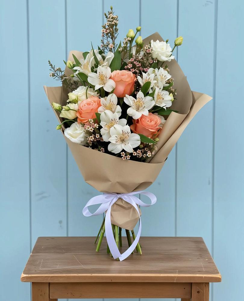 Букет цветов из: Альстромерии, Лизиантусы, Розы и Хризантемы в Ис