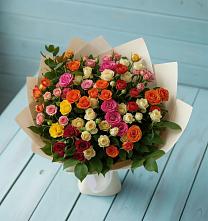 Букет Микс из разноцветных кустовых роз в Ис