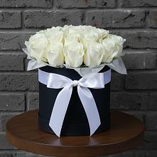 Цветочная композиция из Розы в шляпной коробке в Ис